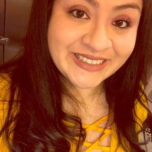 Meet your Posher, Roxana